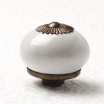 31011 - knopka bílá patina 40 mm porcelán